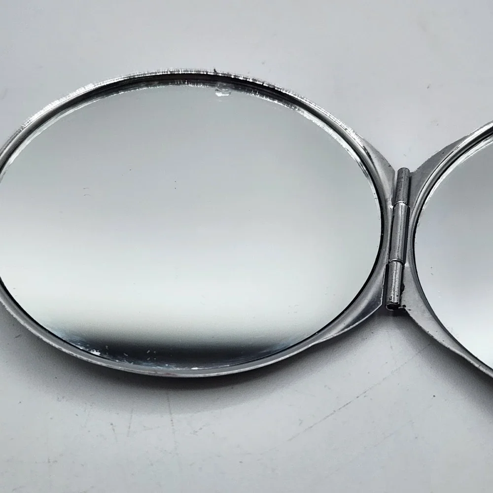 Vtg Pin Up Girl Compact Mirror Camera Art Double Magnification Retro‎